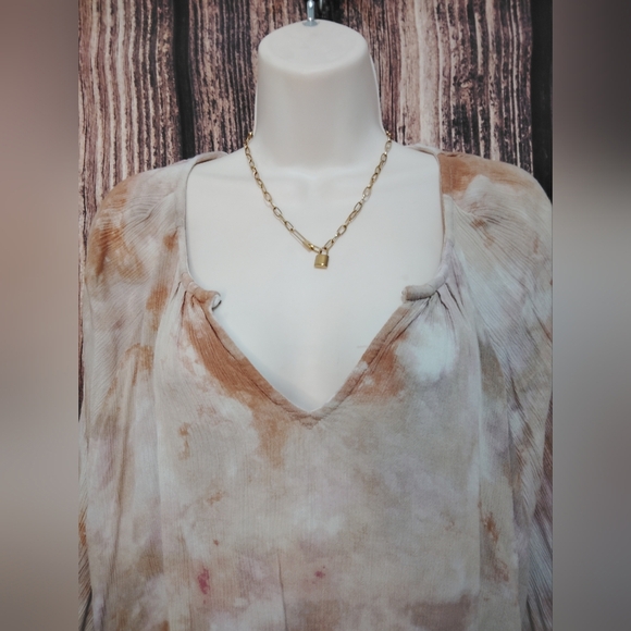 2 for$25! Maurices Elegant Cream and Tan Women's Top Size 2 - Picture 5 of 6